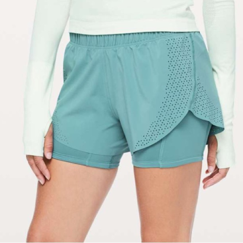 Lululemon Laser Speed Train Shorts 4.5" in Pacific Breeze Blue Green